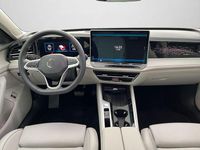 Gebraucht VW Passat Elegance 177 PS (130 kW) 2025 Reef blue metallic Kombi