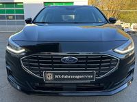 Käytetty Ford Focus Titanium 125 HP (91 kW) 2022 Musta Farmari