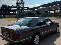 Second-hand Mercedes E250 94 CP (69 kW) 1991 Andere farben Berlinǎ