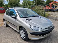 Gebraucht Peugeot 206 60 PS (44 kW) 2004 Silber Kleinwagen