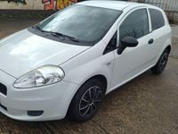 Gebraucht Fiat Punto Pop 69 PS (50 kW) 2011 Weiß Kleinwagen