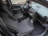 Gebraucht Toyota Aygo 68 PS (50 kW) 2012 Grau Kleinwagen