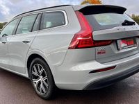 Używany Volvo V60 Core 197 KM (144 kW) 2024 Szary Kombi