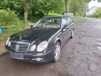 Używany Mercedes E500 Avantgarde 387 KM (284 kW) 2006 Czarny Kombi