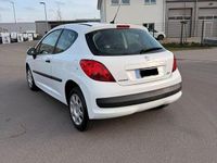 Gebraucht Peugeot 207 75 PS (55 kW) 2009 Weiß Coupé