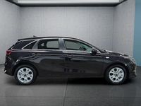 Neu Kia Ceed 101 PS (74 kW) 2025 Schwarz Kleinwagen