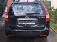 Gebraucht Hyundai i30 116 PS (85 kW) 2011 Schwarz Kombi