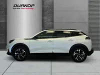 Gebraucht Peugeot e-2008 Allure 100 kW (136 PS) 2022 Weiß perlglänzend (metallic) SUV