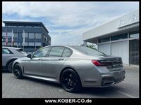 Gebraucht BMW 750 Shadowline 400 PS (294 kW) 2019 Silber/grau (metallic) Limousine