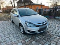 Gebraucht Opel Astra 110 PS (80 kW) 2011 Silber Kombi