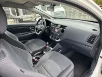 Gebraucht Kia Rio Edition 7 75 PS (55 kW) 2012 Weiß Kleinwagen