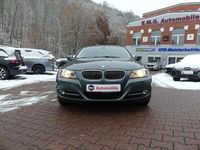 Gebraucht BMW 318 143 PS (105 kW) 2012 Grau Kombi