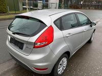 Gebraucht Ford Fiesta 82 PS (60 kW) 2010 Silber Kleinwagen