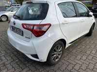gebraucht Toyota Yaris Hybrid 1.5 VVT-i Comfort mit Design Paket