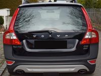 Gebraucht Volvo XC70 Summum 215 PS (158 kW) 2011 Schwarz metallic SUV