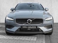 Gebraucht Volvo V60 CC Plus 197 PS (144 kW) 2023 Thunder grey / metallic Kombi