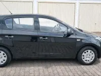 Gebraucht Hyundai i20 80 PS (58 kW) 2013 Schwarz Kleinwagen