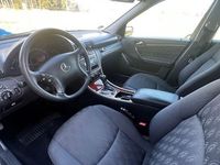 Gebraucht Mercedes C200 Elegance 116 PS (85 kW) 2001 Silber Limousine