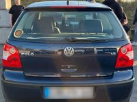 Gebraucht VW Polo 64 PS (47 kW) 2004 Blau Kleinwagen
