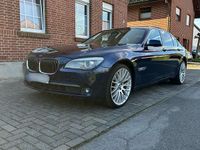 Gebraucht BMW 740 326 PS (239 kW) 2012 Blau Limousine