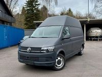 Gebraucht VW Transporter 150 PS (110 kW) 2018 Grau Van