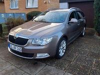 Używany Skoda Superb Elegance 140 KM (102 kW) 2012 Szary Kombi