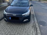 Gebraucht Hyundai i20 Active 75 PS (55 kW) 2016 Schwarz Kleinwagen