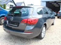 Gebraucht Opel Astra Active 140 PS (102 kW) 2013 Grau Kombi