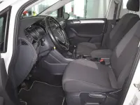 Gebraucht VW Touran 110 PS (80 kW) 2019 Pure white Van / Kleinbus