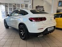 Gebraucht Mercedes GLC300 AMG 258 PS (189 kW) 2021 Weiß (polarweiss) Coupé