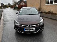 Gebraucht Opel Astra 110 PS (80 kW) 2014 Braun Kombi