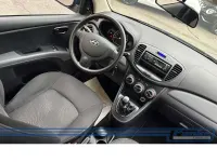 Gebraucht Hyundai i10 69 PS (50 kW) 2012 Phantom black Kleinwagen