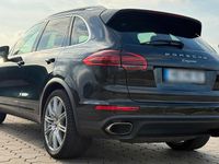 Second-hand Porsche Cayenne 2016 Negru SUV
