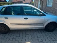 Gebraucht VW Polo 64 PS (47 kW) 2004 Silber Kleinwagen