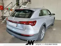 Gebraucht Audi e-tron 300 kW (408 PS) 2021 Florettsilber metallic SUV