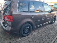 Gebraucht VW Touran 140 PS (102 kW) 2014 Braun Van / Kleinbus