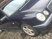 Gebraucht Mercedes E200 136 PS (100 kW) 1997 Blau Kombi