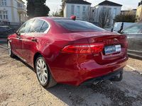 Gebraucht Jaguar XE Prestige 179 PS (131 kW) 2017 Rot Limousine