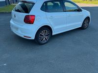 Gebraucht VW Polo Allstar 90 PS (66 kW) 2016 Weiß Kleinwagen