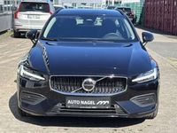 Gebraucht Volvo V60 Core 197 PS (144 kW) 2022 Onyx black / Kombi