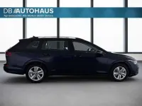 Gebraucht VW Golf VIII Life 116 PS (85 kW) 2024 Blau Kombi