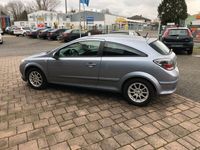 gebraucht Opel Astra GTC Astra HEDITION 1,6 Benzin TÜV NAVI PDC 8fach bereift