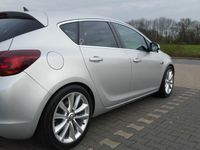 Gebraucht Opel Astra 180 PS (132 kW) 2011 Silber metallic Limousine