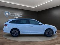 Gebraucht Skoda Octavia Clever 150 PS (110 kW) 2022 Candyweiß Kombi