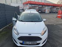 Gebraucht Ford Fiesta 95 PS (69 kW) 2013 Weiß Kleinwagen