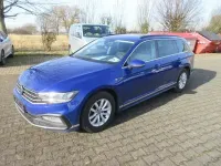 Gebraucht VW Passat R-line 150 PS (110 kW) 2022 Lapiz blue metallic Kombi