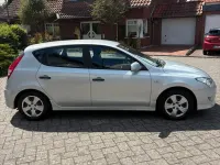 Gebraucht Hyundai i30 90 PS (66 kW) 2012 Silber Kleinwagen