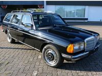 Gebraucht Mercedes E230 136 PS (100 kW) 1985 Schwarz Kombi