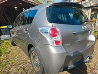 Gebraucht Toyota Verso 111 PS (81 kW) 2015 Silber Van / Kleinbus