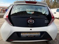 Gebraucht Toyota Aygo X-wave 69 PS (50 kW) 2017 Weiß Kleinwagen